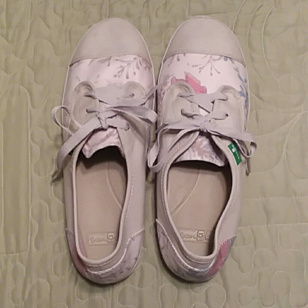 Sanuk shoes NWOT never worn, size 7.